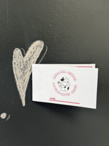 小学生のお子様にスタンプカードをお渡ししています！