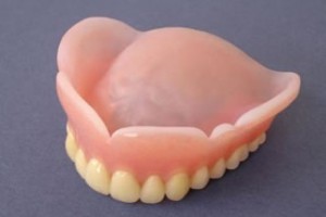 シリコン製の義歯